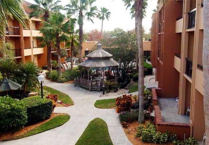 Hotel Courtyard West